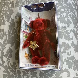 2001 GUND CHRISTMAS COLLECTIBLE RED TEDDY BEAR